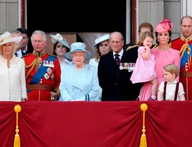 Δείτε ποιά φαγητά απαγορεύεται να τρώει η βασιλική οικογένεια της Αγγλίας